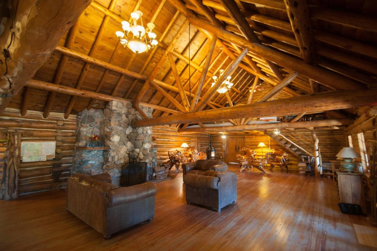 Snowy Mountain Lodge Centennial Exteriör bild